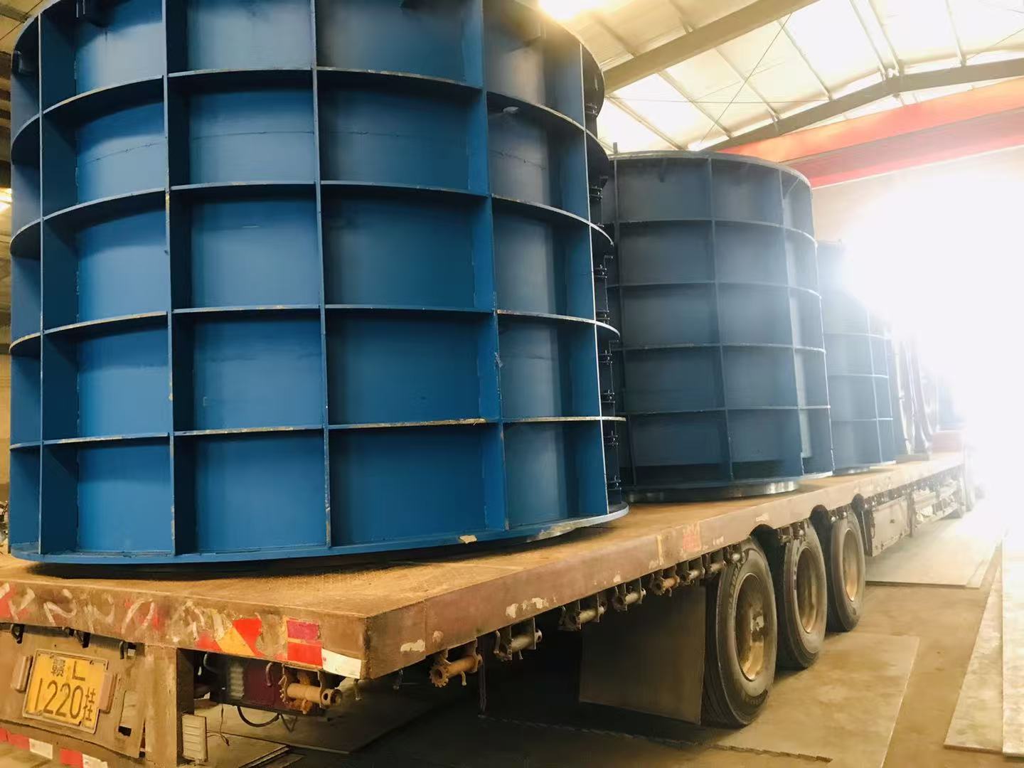 悬辊式水泥制管机