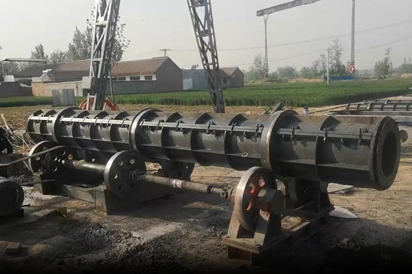 水泥井管施工现场